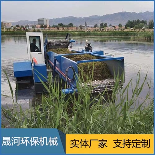 Automatic mowing boat